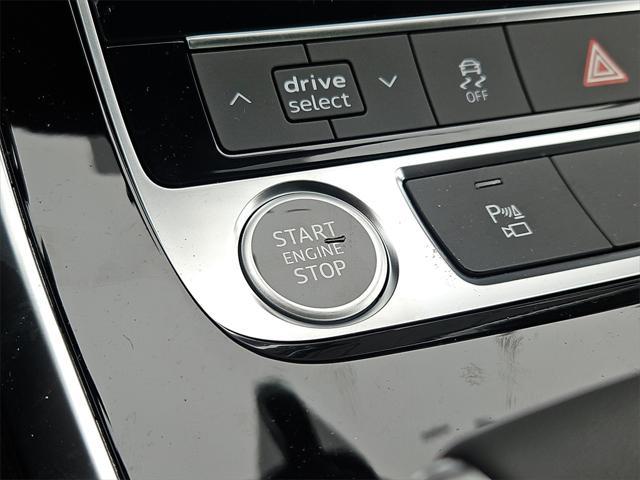new 2025 Audi Q7 car, priced at $78,105
