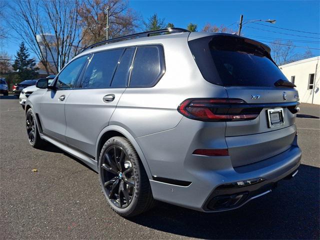 new 2025 BMW X7 car