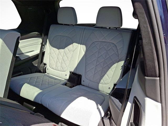 new 2026 BMW X7 car, priced at $99,480