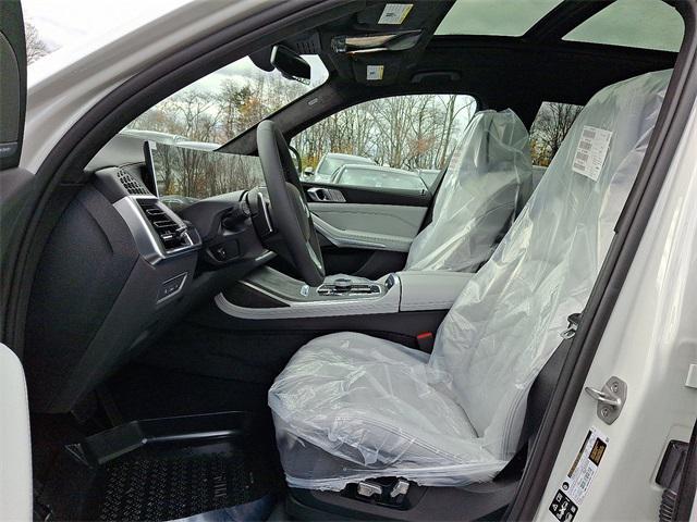 new 2026 BMW X7 car, priced at $98,280
