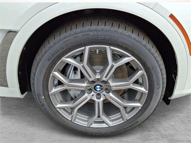 new 2026 BMW X7 car, priced at $98,280