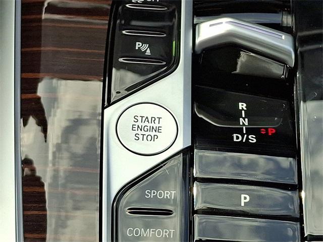 new 2026 BMW X7 car, priced at $90,230