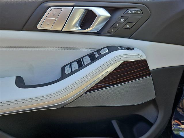 new 2026 BMW X7 car, priced at $96,230