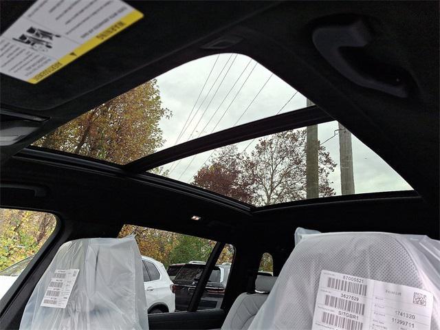 new 2026 BMW X7 car, priced at $96,080