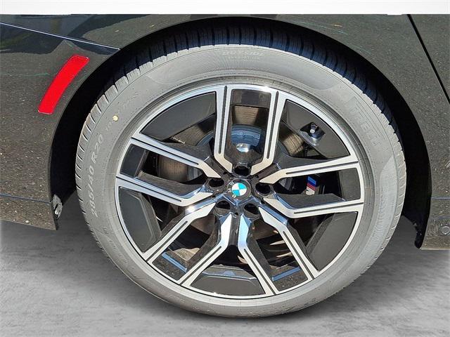 new 2025 BMW 760 car, priced at $134,225
