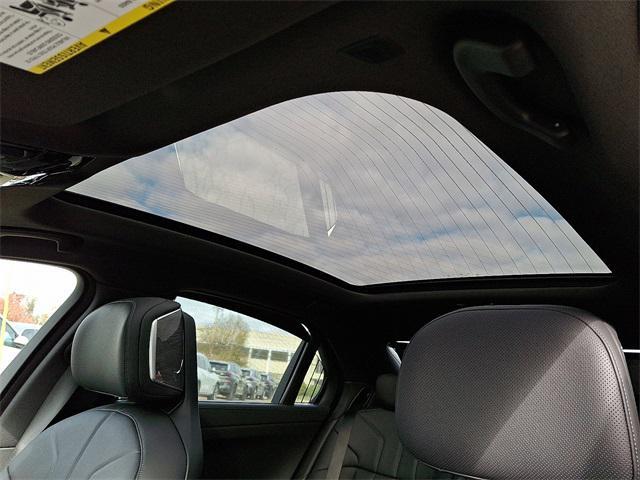 new 2025 BMW 760 car, priced at $128,325