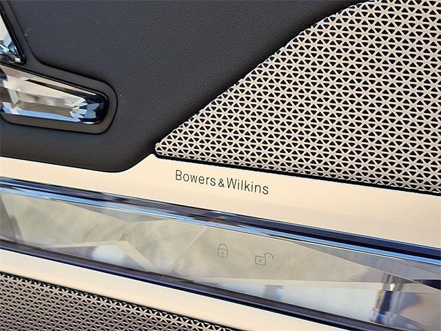 new 2025 BMW 740 car, priced at $106,225