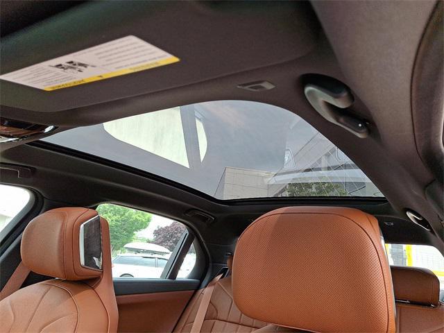 new 2025 BMW 760 car, priced at $131,325