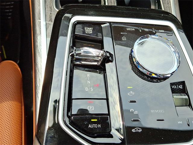 new 2025 BMW 760 car, priced at $131,325
