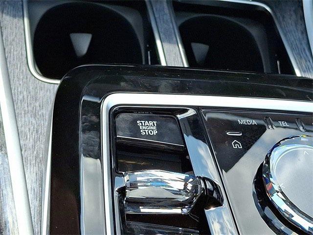 new 2025 BMW 760 car, priced at $128,325