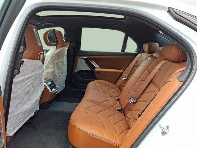 new 2025 BMW 760 car, priced at $128,325