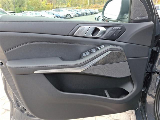 new 2026 BMW X7 car, priced at $93,780