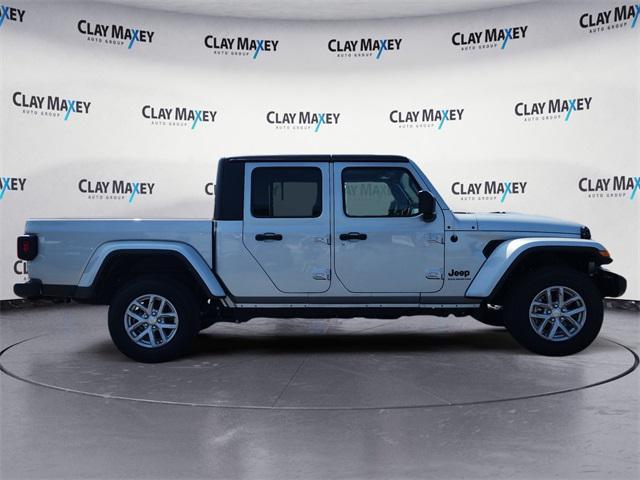 used 2023 Jeep Gladiator car, priced at $36,580