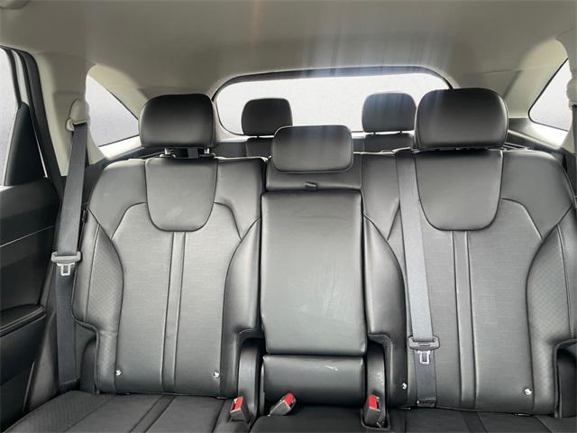 used 2024 Kia Sorento car, priced at $27,622