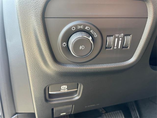 new 2025 Jeep Grand Cherokee car, priced at $56,694
