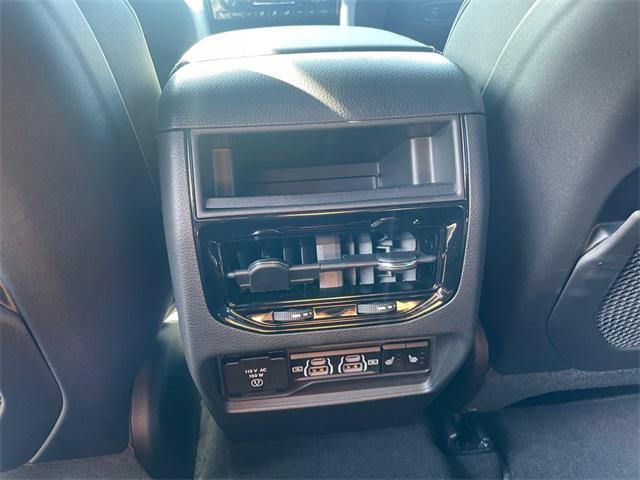 new 2025 Jeep Grand Cherokee car, priced at $56,694