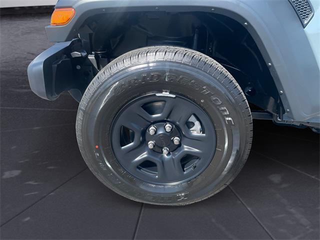 new 2025 Jeep Gladiator car, priced at $39,120