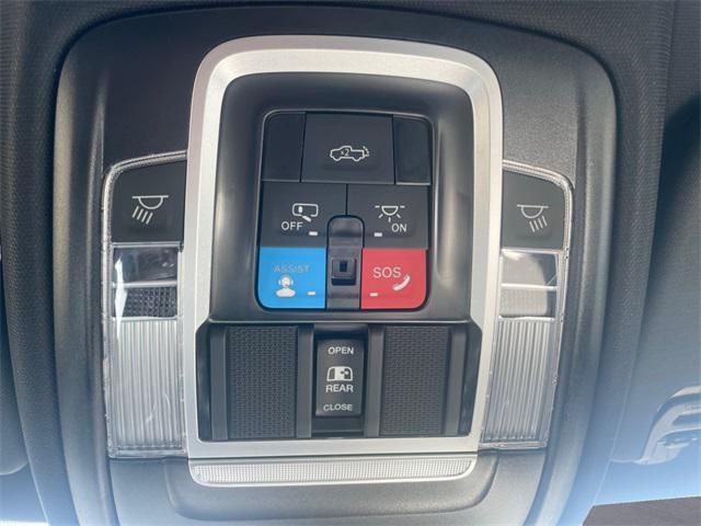 new 2025 Ram 1500 car, priced at $51,552