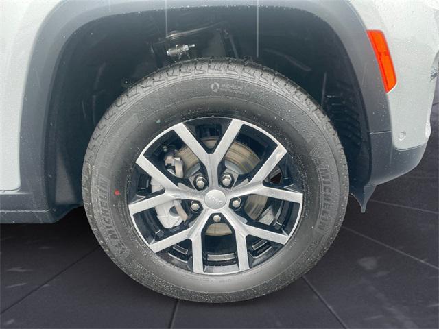 new 2025 Jeep Grand Cherokee car, priced at $49,278