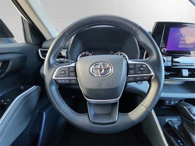 used 2023 Toyota Highlander car, priced at $35,200