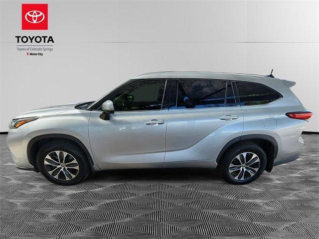 used 2021 Toyota Highlander car, priced at $27,500