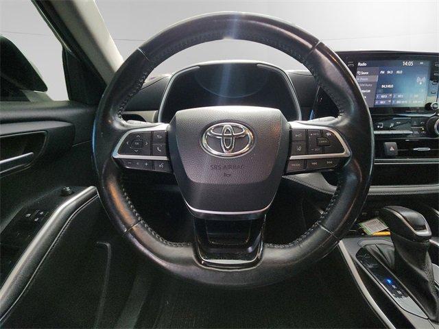 used 2021 Toyota Highlander car, priced at $27,500