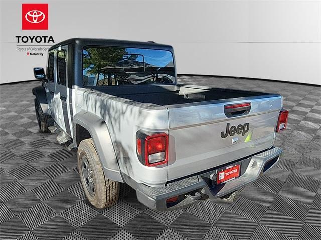 used 2023 Jeep Gladiator car, priced at $33,000