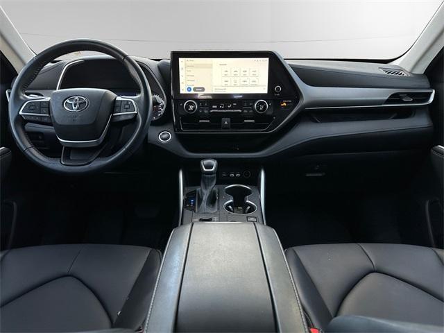 used 2023 Toyota Highlander car, priced at $41,000