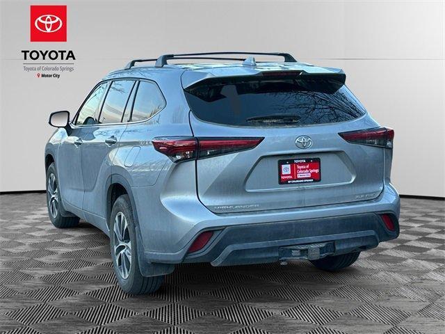 used 2022 Toyota Highlander car, priced at $37,700