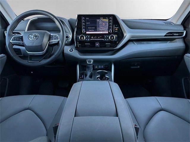 used 2022 Toyota Highlander car, priced at $37,700