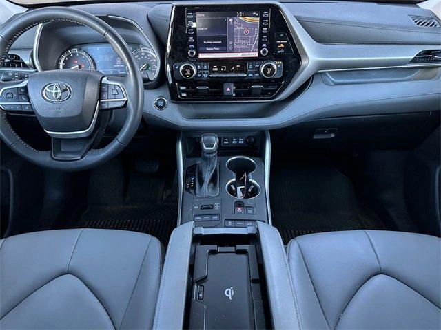 used 2022 Toyota Highlander car, priced at $37,700