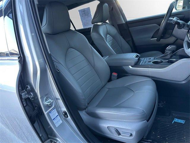 used 2022 Toyota Highlander car, priced at $37,700