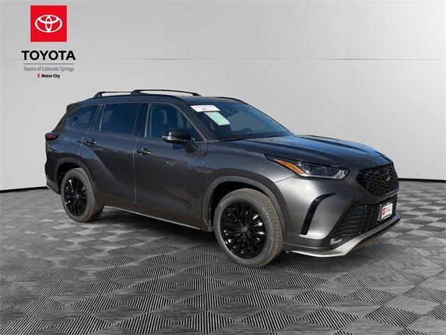 used 2023 Toyota Highlander car, priced at $39,200
