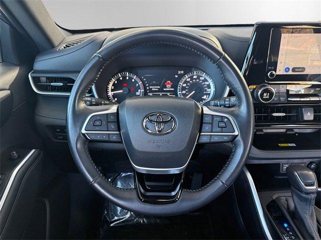used 2023 Toyota Highlander car, priced at $39,200