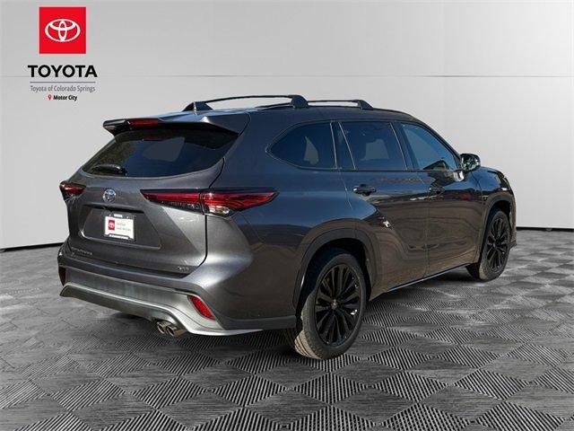 used 2023 Toyota Highlander car, priced at $39,200