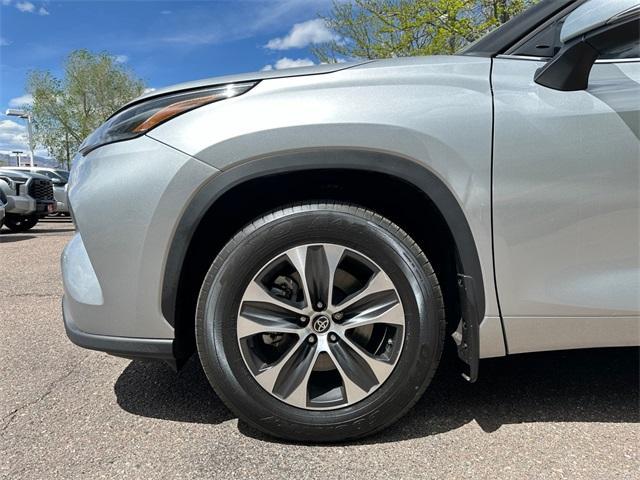 used 2021 Toyota Highlander car, priced at $34,000