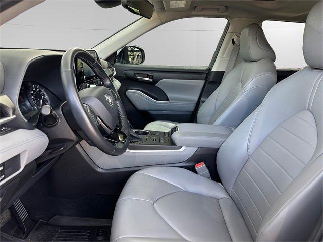used 2021 Toyota Highlander car, priced at $32,500