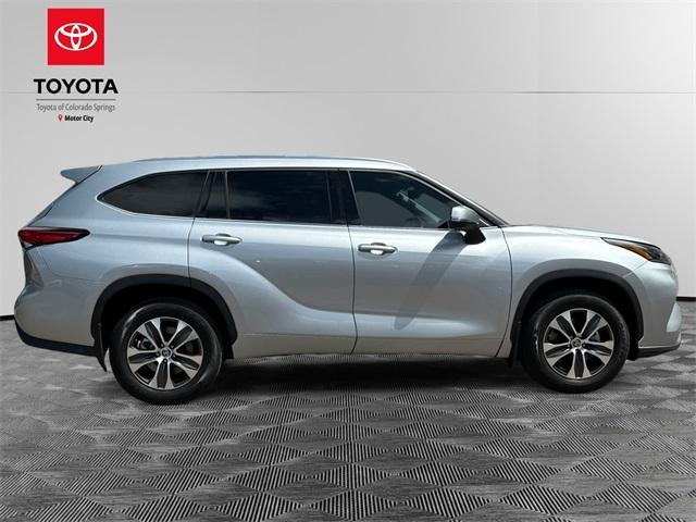 used 2021 Toyota Highlander car, priced at $34,000