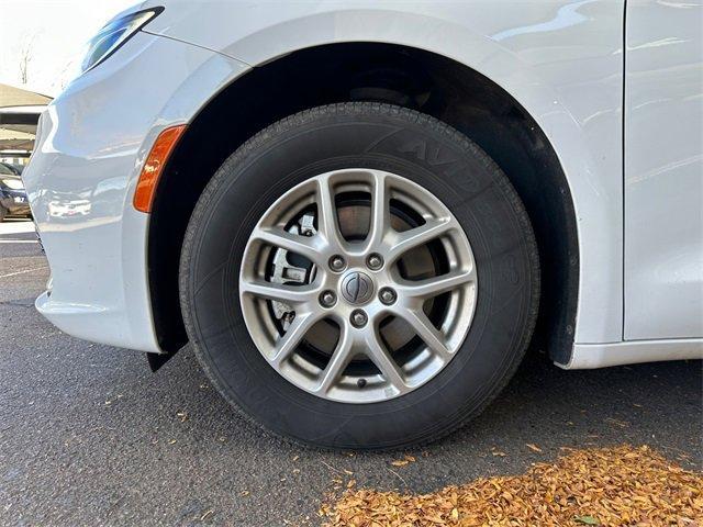 used 2021 Chrysler Pacifica car, priced at $18,500