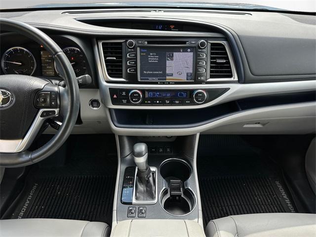 used 2019 Toyota Highlander car, priced at $28,900