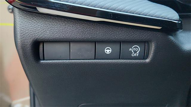 new 2025 Nissan Kicks car, priced at $28,234
