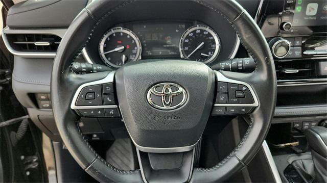 used 2022 Toyota Highlander car, priced at $32,491