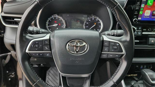 used 2022 Toyota Highlander car, priced at $31,847