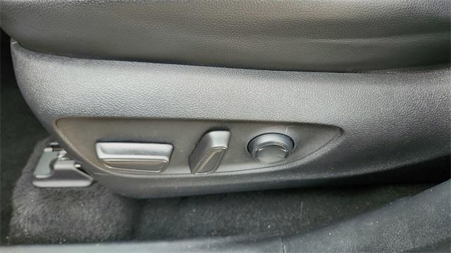 used 2022 Toyota Highlander car, priced at $31,199