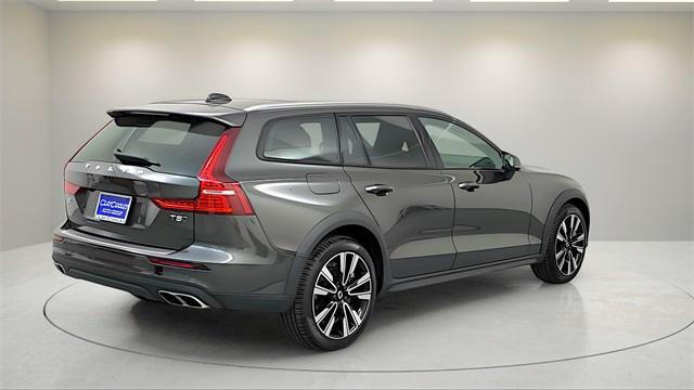 used 2022 Volvo V60 Cross Country car, priced at $35,995