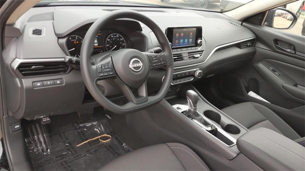new 2024 Nissan Altima car, priced at $21,752