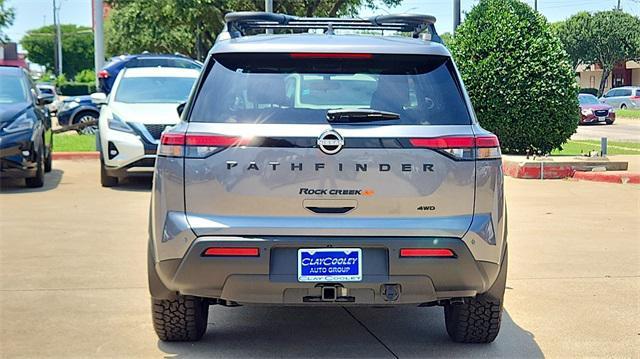 new 2024 Nissan Pathfinder car, priced at $39,325