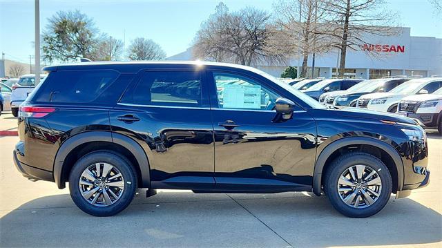 new 2024 Nissan Pathfinder car, priced at $32,680