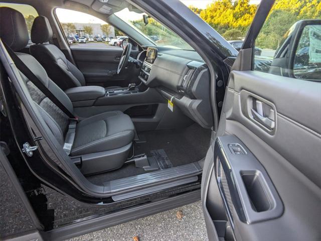 new 2024 Nissan Pathfinder car, priced at $38,980