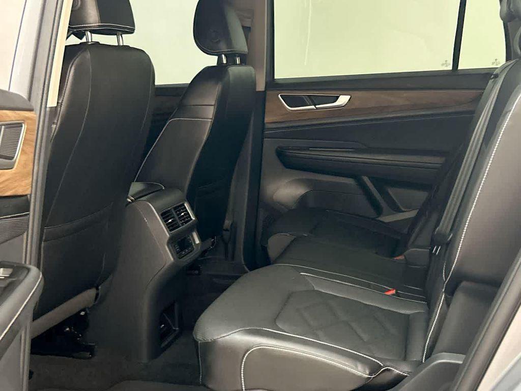 used 2024 Volkswagen Atlas car, priced at $31,900